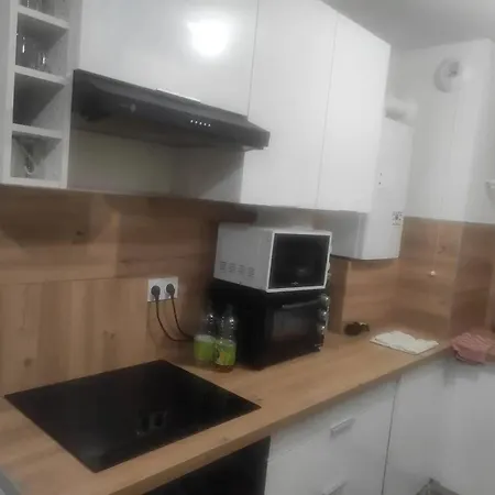 Charmant A Avec Balcon Et Parking Μετς